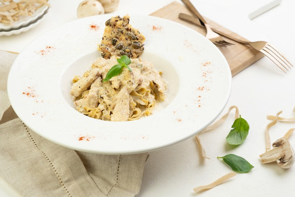 Keto Pasta Fettuccini with Chicken Strips, Alfredo Sauce - Contains Gluten - Mom it KeTo Go By Safa’