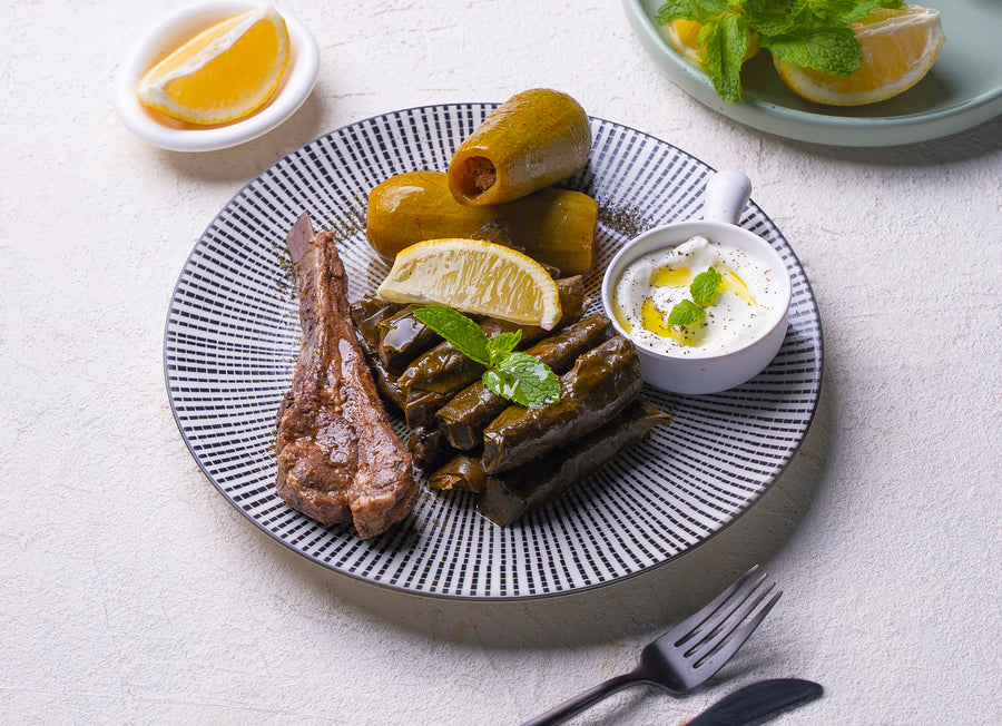 Keto Stuffed Vine leaves & Zucchini with Lamb - كوسا وورق عنب كيتو محشي - Mom it KeTo Go By Safa’