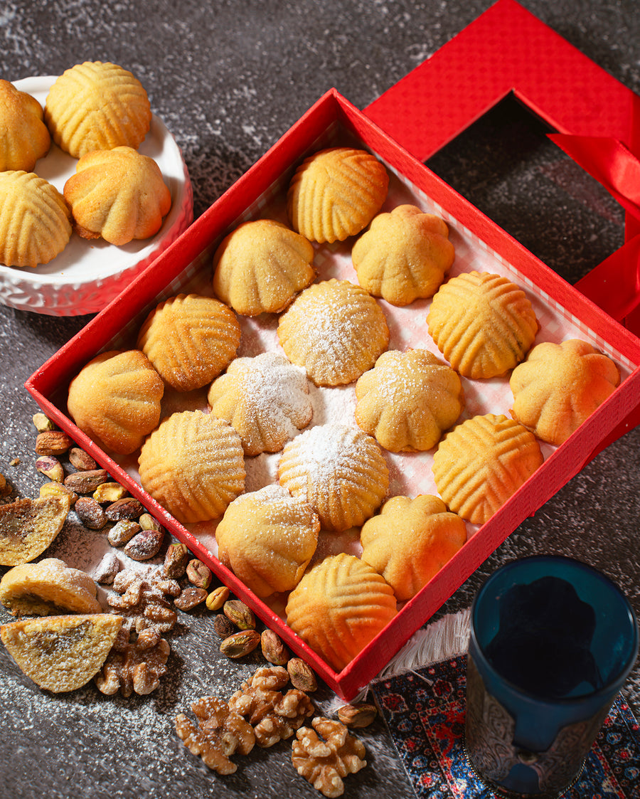 Keto Maamool Box ( معمول مع الفستق والجوز) - Walnut and Pistachio (16 pcs)