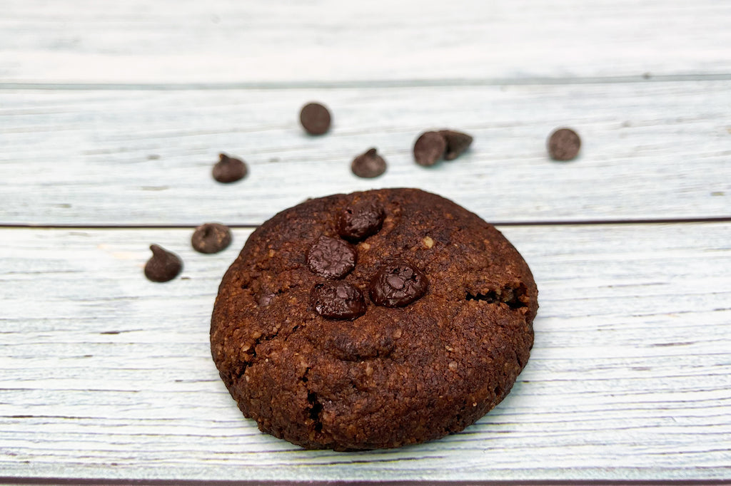 Chocolate Chip KETO Cookie (1 Cookie) - كوكيز كيتو بالشوكولاتة - Mom it KeTo Go