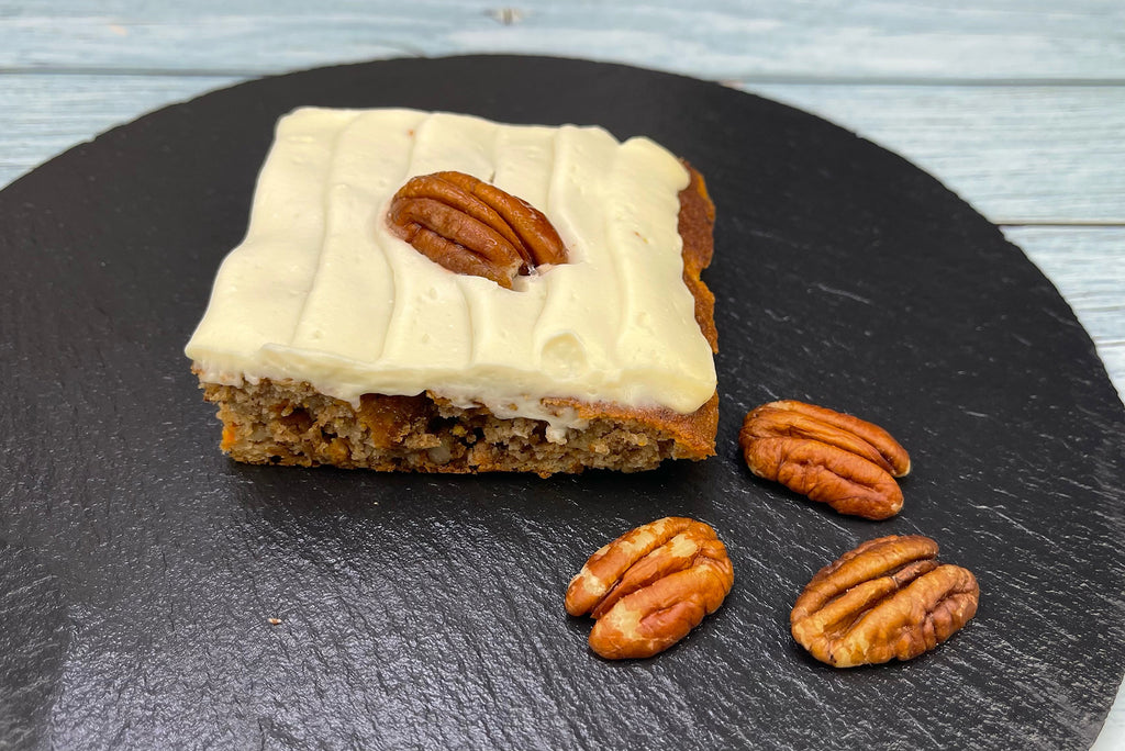 Keto Carrot Cake with Cream Cheese Frosting - كيتو كيك الجزر مع كريمة الجبن - Mom it KeTo Go