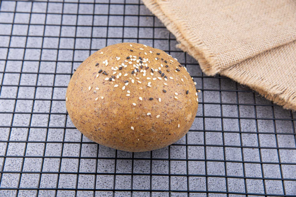 Keto Bread Buns/Contains Gluten 1 pc 85g - خبز الكيتو / يحتوي على الغلوتين - Mom it KeTo Go