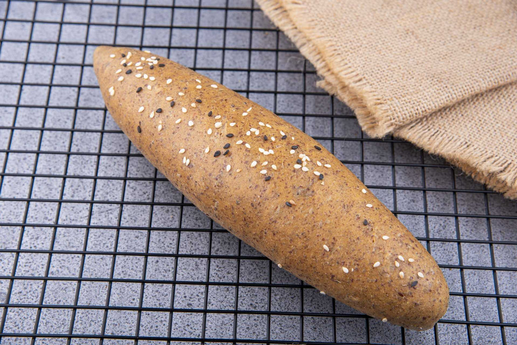Keto Bread Rolls Contains Gluten 1 pc 85g - ساندويتش خبز الكيتو تحتوي على الغلوتين - Mom it KeTo Go